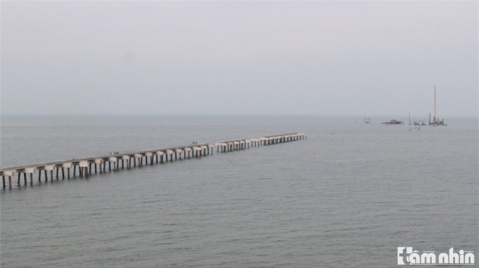 Sập cầu cảng tổng kho xăng dầu ĐKC Nghi Thiết