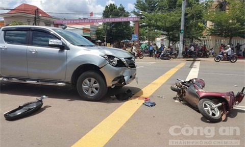 Phó phòng hành chính Sở Tư pháp Bình Phước bị ô tô tông tử vong