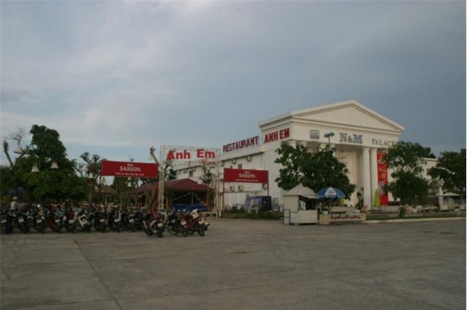 Dự kiến phạt 25 triệu nhà hàng để 46 du khách Lào bị ngộ độc