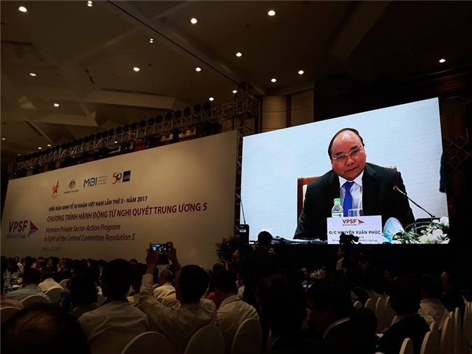 Thủ tướng Nguyễn Xuân Phúc: Đưa tiền ra nước ngoài là hiện tượng cần suy nghĩ