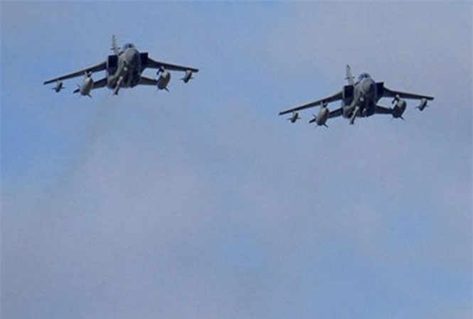 Liên quân Mỹ ném bom Syria, 60 dân thường thiệt mạng