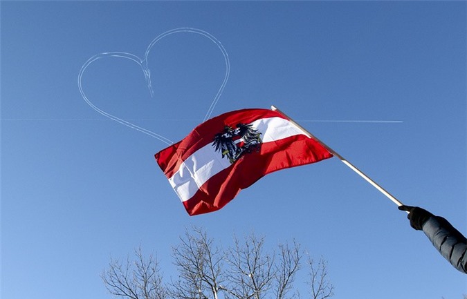 Lo Mỹ trừng phạt Nga, Áo tính "bắt tay" với châu Âu