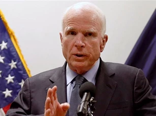 Nga giảm số nhân viên ngoại giao Mỹ, John McCain lên tiếng