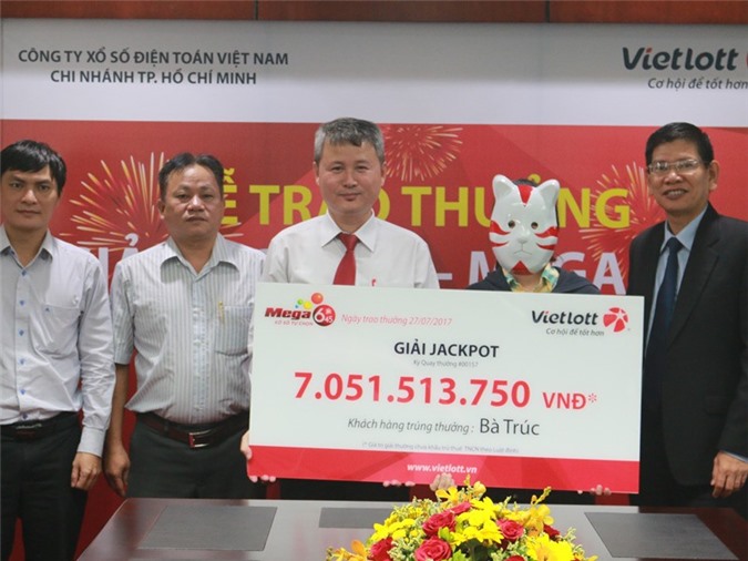 Sinh viên đại học cùng cán bộ công chức chia nhau giải Vietlott 14 tỷ đồng