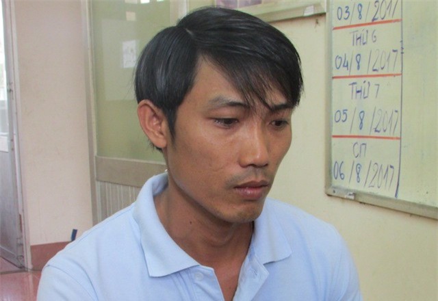 Thua bạc, nam thanh niên cầm dao tự cứa cổ rồi báo bị cướp