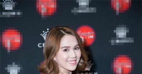 Ngọc Trinh diện váy khoét sâu, khoe lưng trần dự sự kiện ở Úc