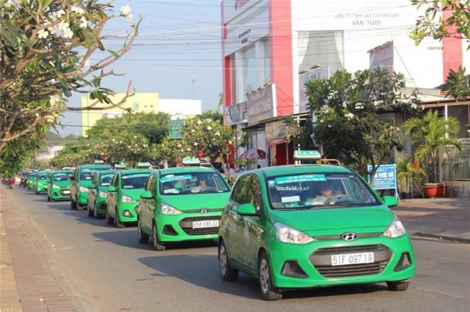Sau Vinasun, đến lượt taxi Mai Linh "kêu cứu" vì Grab, Uber