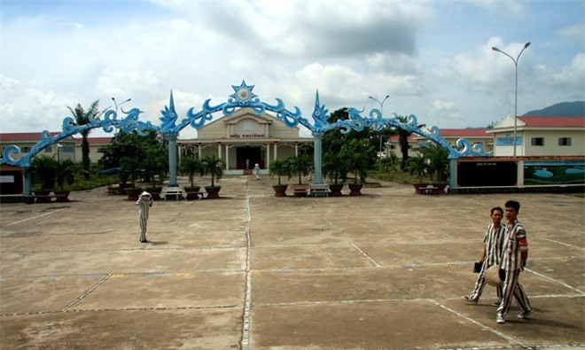 Ghen tuông, chồng sát hại vợ trong "phòng hạnh phúc" ở trại giam