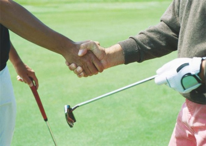Văn hóa ứng xử trên sân golf