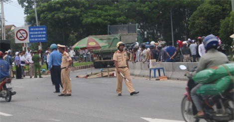 Kiếm tiền đóng học phí, 2 mẹ con tân sinh viên chết thảm
