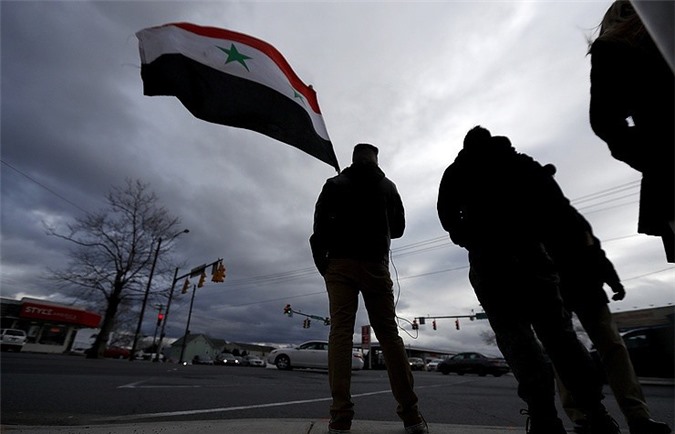 Quân cảnh Nga sẵn sàng đè bẹp khủng bố gần thủ đô Syria