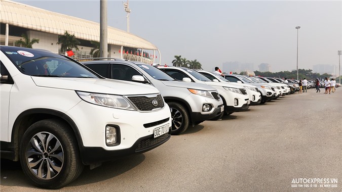 Xếp xe hoành tráng nhất từ trước tới nay của Kia Sorento tại Việt Nam [VIDEO]