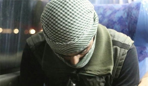 Kiệt quệ ở biên giới Syria, 3.300 phiến quân cùng gia đình rút lui