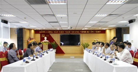 Vinatex tăng tiêu thụ sợi polyester để "cứu" Nhà máy xơ sợi Đình Vũ