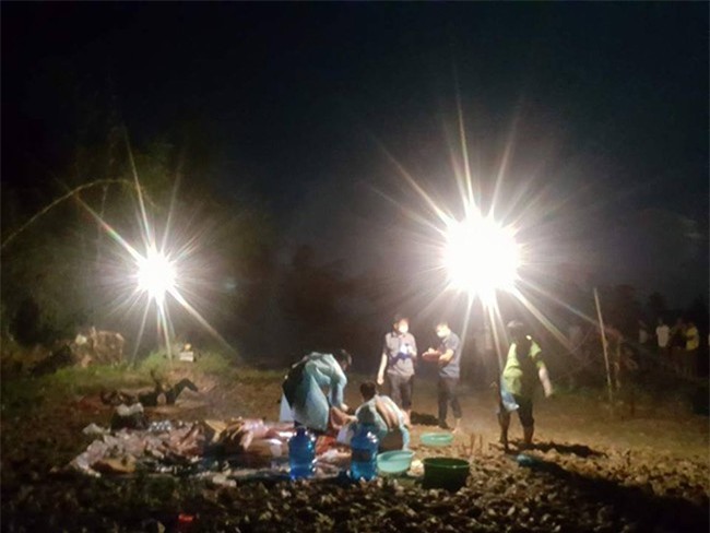 Hoảng hồn phát hiện 3 thi thể đang phân hủy dưới suối ở Tuyên Quang