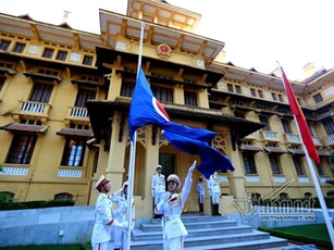 Lễ thượng cờ ASEAN kỷ niệm 50 năm ngày thành lập