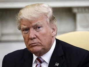 Tỷ lệ người Mỹ "yêu" Trump chạm đáy mới