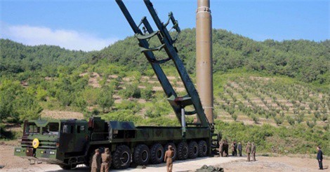 Nhật Bản lo "sốt vó" trước tin Triều Tiên thu nhỏ đầu đạn hạt nhân