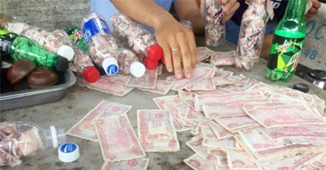 Tài xế nhét tiền lẻ vào chai nhựa trả phí: Bộ GTVT vào cuộc 