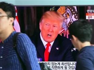 "Trump không có quyền quyết định đánh phủ đầu Triều Tiên"