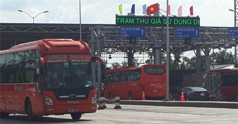 Tác nghiệp ở trạm thu phí Cai Lậy: Làm rõ người ném đá Phóng viên