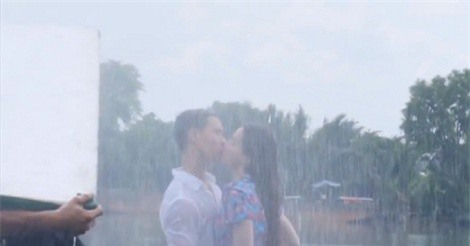 Hồ Ngọc Hà lần đầu tiết lộ về "cảnh nóng" với Kim Lý