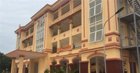 Vụ phê sai khi xác nhận lý lịch sinh viên: Chủ tịch xã xin lỗi 