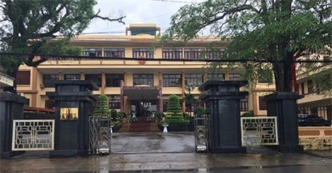 Vô hiệu hóa camera, đạo chính trộm súng ở UBND huyện