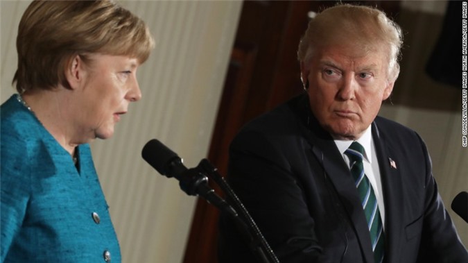 Merkel không ủng hộ vũ lực với Triều Tiên, Trump "phản pháo"