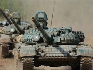 Serbia không gia nhập NATO, chờ mua xe tăng Nga