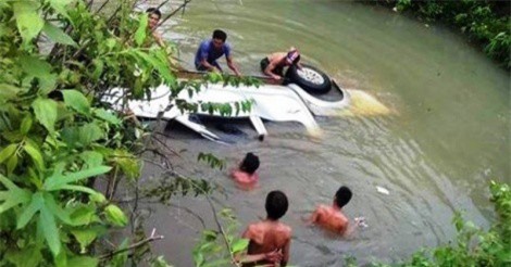 Thủ tướng truy tặng bằng khen 2 cán bộ tử vong trong bão số 2