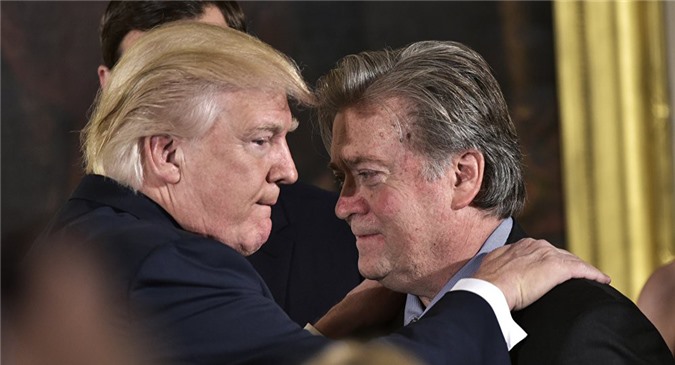 Trump nghi ngờ cố vấn để rò rỉ tin mật về Nhà Trắng