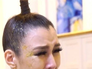 The Face 2017: Phương Chi "bật" Hoàng Thùy khi bị loại trừ