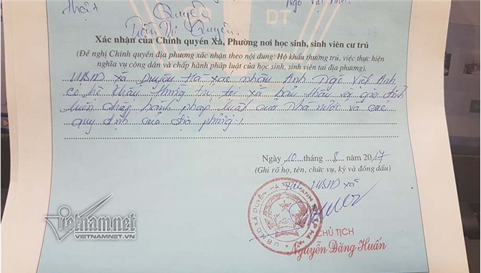 Kỷ luật cán bộ "phê xấu" lý lịch sinh viên