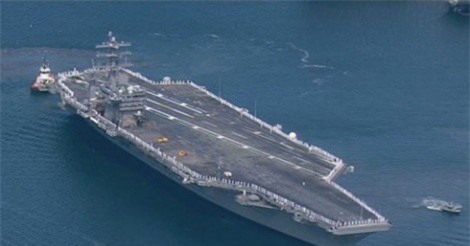 Máy bay không người lái của Iran áp sát tàu sân bay Mỹ