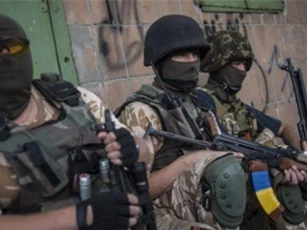 Ukraine nhận vũ khí sát thương từ Mỹ