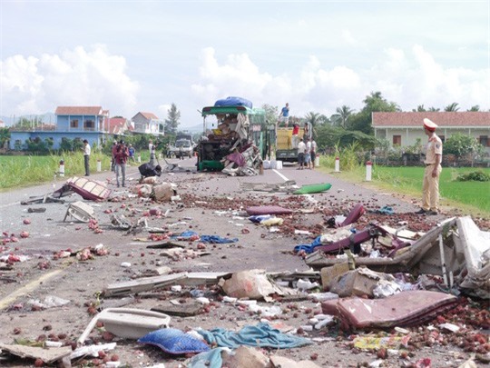 Tai nạn thảm khốc ở Bình Định: Nhân chứng kể phút kinh hoàng 
