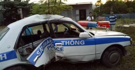 Tin mới nhất vụ chèn ép khiến xe CSGT Quảng Ninh gặp nạn