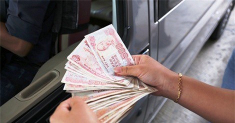 Trạm thu phí Cai Lậy: Bỏ tiền lẻ trả phí có bị phạt?