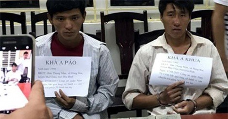 Bắt 2 thanh niên vận chuyển 20 bánh heroin về Hà Nội