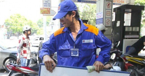 Giá xăng tăng lần thứ 3 liên tiếp