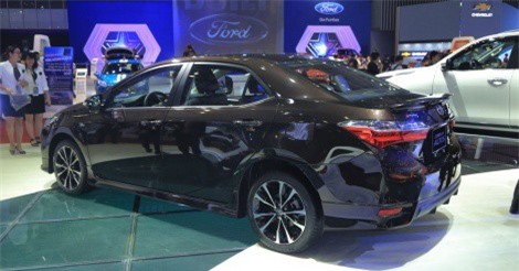 Toyota Corolla Altis 2017 vừa ra mắt khách Việt có gì? [VIDEO]