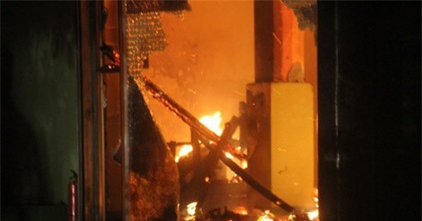 Cháy quán karaoke ở Hà Tĩnh, 6 phòng hát bị thiêu thành tro 