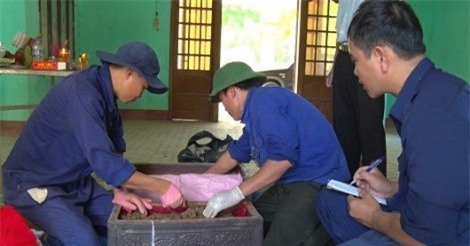 Cất bốc nhiều hài cốt liệt sỹ trong hố chôn tập thể tại Quảng Trị