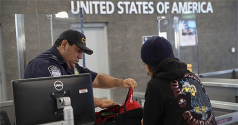 Mỹ trả đũa, ngừng cấp visa trên toàn nước Nga