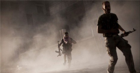 Dân thường bắn phá ác liệt ở Deir Ezzur, nghiền nát trung tâm chỉ huy IS 