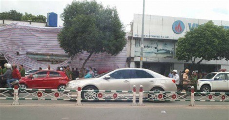 Xe ô tô GrabCar bị đập phá ở Sài Gòn: Tạm giữ 1 nghi can 