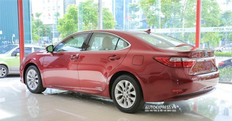"Của hiếm" Lexus ES300h nhập Mỹ giá 2,6 tỷ đồng về Hà Nội [VIDEO]