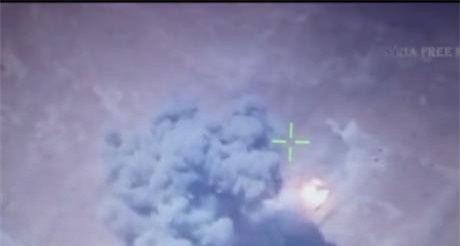 Máy bay Nga dội bom phá nát kho vũ khí của IS ở Tây Syria