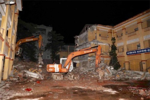 Sập trường Tiểu học Đồng Tâm, nhiều người may mắn thoát nạn